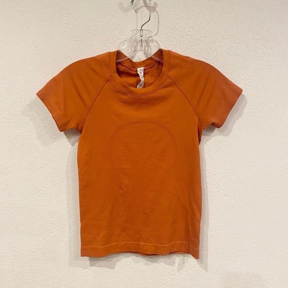 Lululemon Swiftly Tech Women's Size 2 Orange Cropped - Picture 1 of 4
